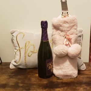 Wine bottle gift bag
